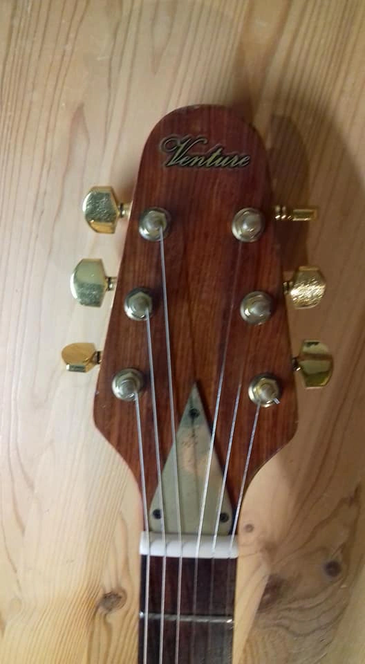 Höfner Venture 1980 Restaurierung – Detailansicht 5 – Gitarrenreparatur Heier Guitars bei Dresden